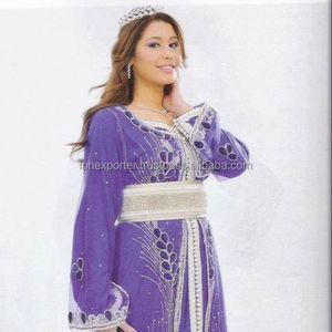 Caftan de couleur pourpre avec tissu net brodé et ceinture brillante le plus populaire aux EAU - Product Image 1