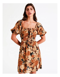 Robe à imprimé floral bohème chic et charmante, avec corsage froncé, manches courtes bouffantes, coupe trapèze mini - Product Image 1