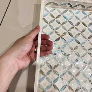 Bandeja de Servir Decorativa Clásica Plegable y Sostenible con Incrustaciones de Madreperla y Patrón Azul Océano para Sala de Estar - Product Image 5