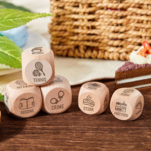 Dés en bois sur mesure, dés polyédriques en bois personnalisés pour jeux de rôle de table, accessoire de jeu professionnel, article de fabrication - Product Image 1