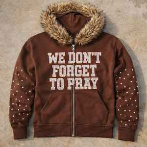 Hoodies en fausse fourrure sur mesure avec logo personnalisé en strass sur les manches, hoodies en fausse fourrure brodés sur mesure avec strass, unisexes - Product Image 4