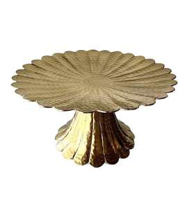 Soporte Redondo de Acero Inoxidable para Postres y Pasteles, Dorado Pulido, Diseño Clásico Moderno, Tamaño Grande, Ecológico, Hecho a Mano - Product Image 1