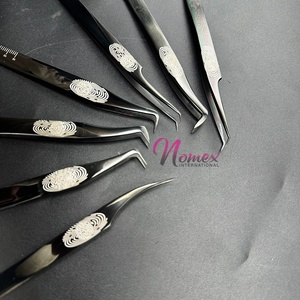 Juego de pinzas para pestañas con estampado de pulgar profesional antibacteriano ligero de acero inoxidable sostenible negro 45-90 grados - Product Image 3