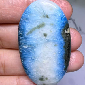 Vente en gros de pierres précieuses naturelles de qualité supérieure, cristal blanc bleu glacier, cabochons de formes variées, pour la fabrication de bijoux - Product Image 1