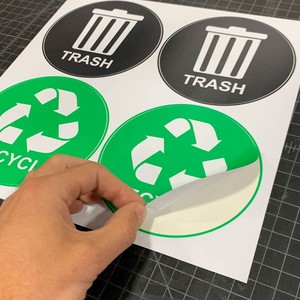 Etiquetas Adhesivas de Vinilo Ecológicas con Logotipo Personalizado, Resistentes al Agua y a los Rayos UV, con Acabado Brillante, para Contenedores de Basura - Product Image 4