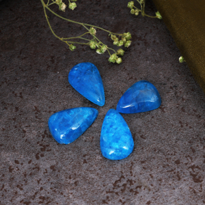 Apatita azul vibrante en forma de pera, cabujón, piedra suelta con base plana para anillo, colgante o joyería personalizada. - Product Image 3