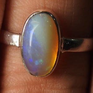 แหวนแต่งงานโอปอลหลากสีจากออสเตรเลีย-เงิน-พลอยประจำเดือนตุลาคม-โอปอลแท้-11x6มม.-ไซส์ 7 US-งานแฮนด์เมดแบบคลาสสิก - Product Image 1