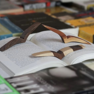 Soporte de Anillo para el Dedo para Leer Libros, Sujetador de Dedos de Madera - Product Image 1