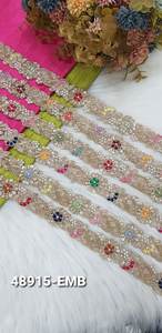 Cinta de encaje bordada de algodón 100% ecológica, multicolor brillante, con diseño festoneado floral vintage étnico para confección de vestidos - Product Image 5