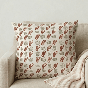 Funda de Cojín Tradicional Sanganeri con Estampado a Mano en Indigo y Blanco, Diseño Étnico para Decoración Moderna del Hogar, Funda de Almohada Estampada - Product Image 2