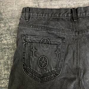 Short en jean pour homme, style hip-hop, personnalisé, vintage, taille mi-haute, délavé, effet usé, délavé à l'acide, avec strass - Product Image 4