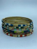 Brazaletes, Pulseras y Conjuntos de Brazaletes de Latón Hechos a Medida con Incrustaciones de Resina y Piedras de Colores para Tiendas de Joyería de Moda