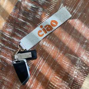 Llaveros Hechos a Mano con Cuentas y Bordados Detallados, Elegantes Adornos Decorativos para Llaves, Bolsos, Mochilas y Sets de Regalo - Product Image 6