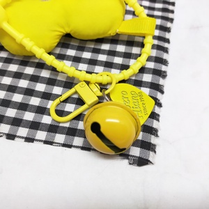 Adorables llaveros de peluche con forma de flor, un accesorio adorable para realzar tus bolsos o llaves. - Product Image 4