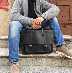 Sac à bandoulière professionnel en cuir, sacoche pour ordinateur portable, idéal pour les voyages et le bureau, disponible en toutes tailles avec logo personnalisé, sacoche pour ordinateur portable en cuir. - Product Image 1