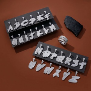 Colgante Unisex de Plata 925 con Baño de Rodio y Moissanita, Letras Iniciales, Estilo Micro Pavé Hip Hop, Joyería para Uso Diario y Fiestas - Product Image 1