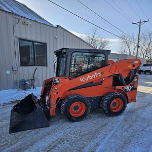 Achetez le chargeur compact Kubota SSV75 avec commandes ISO de vitesse, climatisation et hydraulique, engin de construction avec cabine à siège suspendu pour travaux lourds - Product Image 5