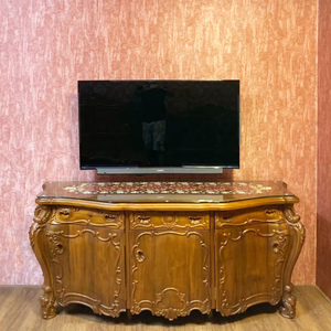 Impresionante Aparador Antiguo de Teca Tallada a Mano, Estilo Europeo, Sostenible y Duradero, con 3 Puertas y 3 Cajones, Mueble para el Hogar y la Cocina - Product Image 5