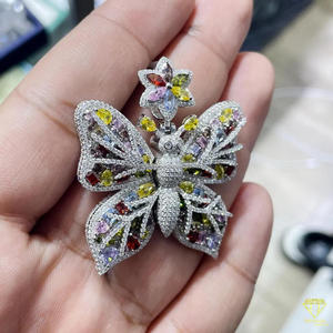 Collier papillon de créateur avec détail en pierre arc-en-ciel et sertissage en diamant moissanite - Product Image 4