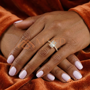 Bague de mariage de luxe en or 14 carats avec diamant de forme radiant et pierres micro-pavées pour femme - Product Image 4