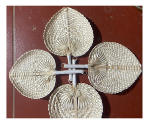 Abanico de Mano de Bambú con Hojas de Palma Estilo Tropikal Vintage para Fiestas y Promociones - Product Image 1