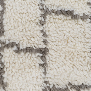 Tapis géométrique DECORDEC gris ivoire, motif losanges texturés, écologique, antidérapant, tufté à la main pour salon - Product Image 4