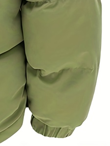 Veste matelassée légère et décontractée avec rembourrage doux et isolant pour les journées froides et le quotidien - Product Image 3