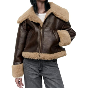 Blouson bomber en cuir véritable pour femme avec col et poignets en fourrure, manteau court d'hiver épais et coupe-vent - Product Image 4