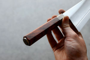 Cuchillo de Chef Profesional de Acero Damasco de Grado Industrial, Cuchillo de Camping con Borde Dentado, Forjado a Mano, Otras Empuñaduras, Servicios OEM, 3 Años de Garantía - Product Image 3