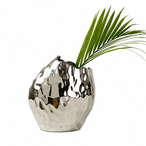 Jarrón de Flores de Aluminio Festoneado de Lujo, Jarrón de Metal Plateado Hecho a Mano para Decoración de Hoteles y Bodas de Lujo - Product Image 3