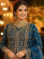 Lehenga Choli brodé bleu avec ensemble de bijoux dorés, col en V, longueur standard, tenue indo-occidentale pour marié