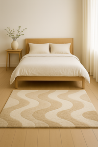 Tapis en laine élégant à motif ondulé organique dans des tons beiges neutres pour la décoration moderne de la chambre à coucher et du salon - Product Image 2