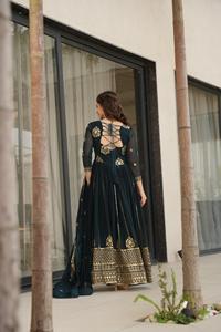 Costume Anarkali prêt-à-porter Georgette avec broderie et travail Zari - Product Image 5