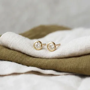 Boucles d'oreilles modernes serties de diamants, certifiées IGI, en or jaune massif, solitaires étincelants créés en laboratoire, à fermoir poussoir, bijoux de mariage - Product Image 4