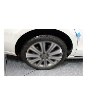 Mercedes-Benz Clase E E350 4MATIC Exclusive Noviembre 2023 13,990 km Caja de Cambios Automática Asientos de Cuero Cámara Trasera - Product Image 5