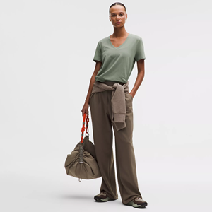 T-shirts pour femmes à col en V et manches courtes, 100% coton, uni, décontracté, respirant, écologique, anti-boulochage, jersey, ourlet incurvé, T-shirt pour femmes - Product Image 6