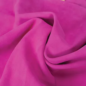 Cuir suédé de vachette fuchsia : Matière première de qualité supérieure pour chaussures, vêtements d'extérieur, vestes et revêtements de meubles - Product Image 4
