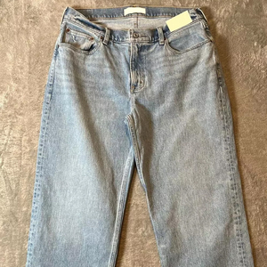 Pantalones vaqueros rectos de mezclilla para mujer, estilo Y2K, elegantes, con diseño de flores caladas de ganchillo, bolsillos con cremallera y botones, para verano 2026 - Product Image 2