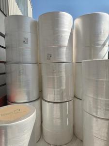 Rouleau de tissu non tissé SSS fiable, 14 GSM, 100% polypropylène, couche à points pour une distribution optimale des fluides, produit d'hygiène jetable - Product Image 1