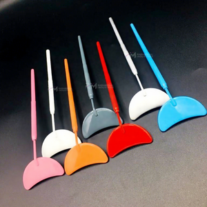 Miroir à cils cosmétique brillant argenté avec poignée personnalisée en forme de cœur, grossissement 3X, en acier inoxydable pour le modelage des cils - Product Image 2