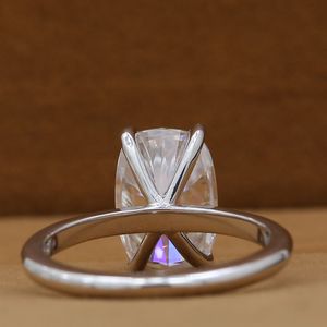 Bague solitaire de luxe en or blanc 14 carats, taille coussin, cultivée en laboratoire, sertie de quatre griffes, élégante, minimaliste, pour fiançailles ou mariage - Product Image 3