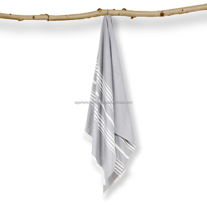 Serviettes de piscine de luxe pour hôtels, 250 GSM, super douces et absorbantes, serviettes de plage personnalisées, fournisseur en gros OEM - Product Image 2