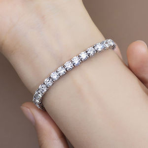 Bracelet en diamant moissanite très demandé pour femmes, bijoux en argent de luxe, idéal pour un cadeau d'anniversaire, disponible au prix export. - Product Image 3