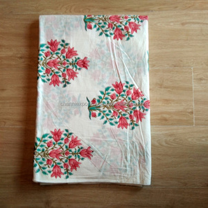 Tissu en coton durable imprimé au bloc sur mesure au mètre pour vêtements, sacs et accessoires d'ameublement – Tissu brut pour redessinateurs - Product Image 3