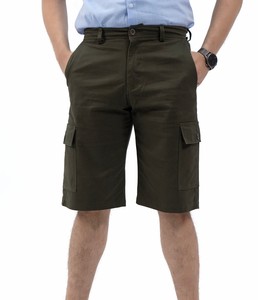 Pantalones Cortos Cargo Bermuda para Hombre, Color Verde, Algodón, Cintura Media, Estilo Sólido con Bolsillos - Product Image 1