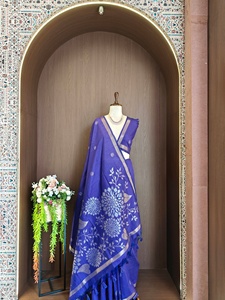 Khadi Silk <b>Saree</b> With Floral Weaving Traditional Wear <b>For</b> <b>Women</b> Wedding And Party Occasion With India Pakistan Style - Product Image 4