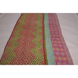 Colcha Kantha Gudri de Algodón Vintage Hecha a Mano, Reversible, Estampada, para Decoración de Sofá o Cama - Product Image 4