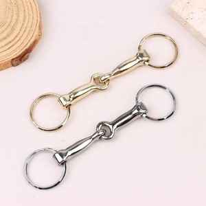 พวงกุญแจรูปบิตม้าแบบเชื่อมต่อเดี่ยว พวงกุญแจรูปบิตม้าแบบ Snaffle Bits พวงกุญแจรูปบิตม้าแบบ Snaffle Bits แบบมีช่องว่าง พวงกุญแจโลหะผสมรูปบิตม้า - Product Image 3