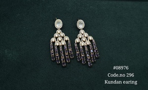 Pendientes colgantes Kundan 08976 con circonitas de colores, pendientes chapados en oro, joyería llamativa con piedra ovalada para bodas y fiestas. - Product Image 6