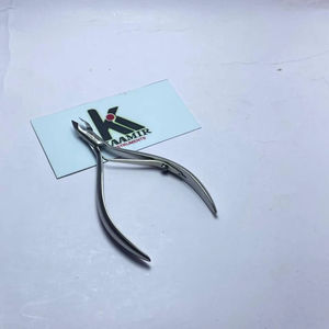 Vente en gros OEM Coupe-cuticules de luxe en acier inoxydable avec logo personnalisé, lame droite et pointe aiguisée pour ongles épais - Product Image 1